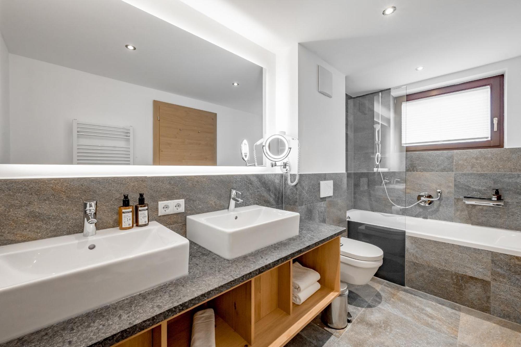 Alpenparks Hotel & Apartment Arlberg Warth Mit Pool Экстерьер фото
