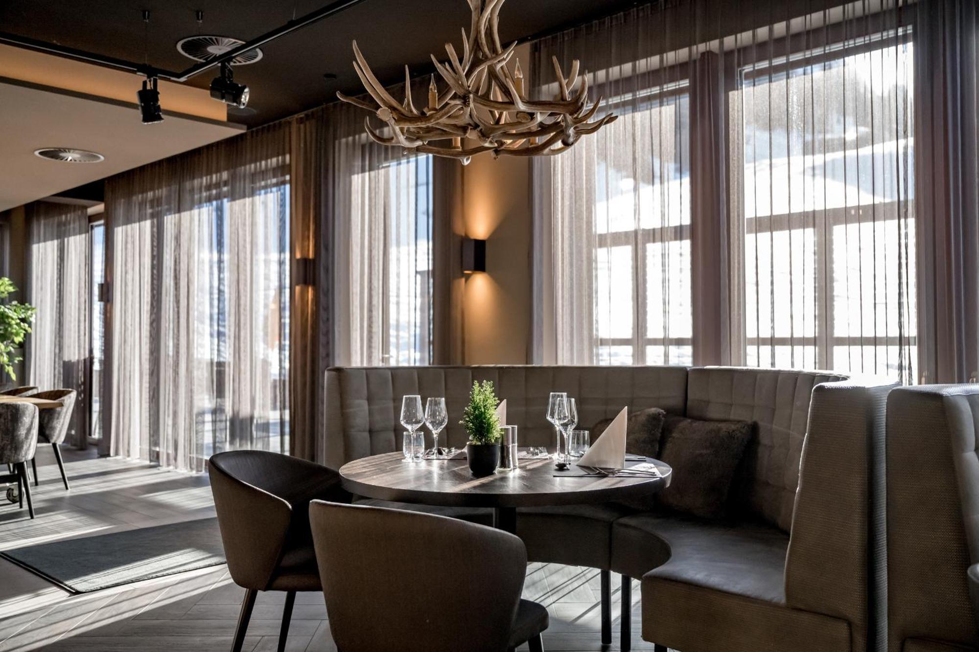 Alpenparks Hotel & Apartment Arlberg Warth Mit Pool Экстерьер фото