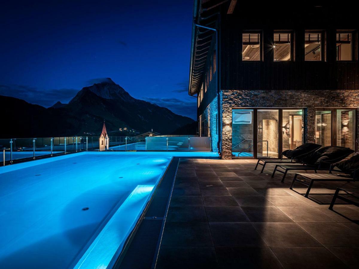 Alpenparks Hotel & Apartment Arlberg Warth Mit Pool Экстерьер фото